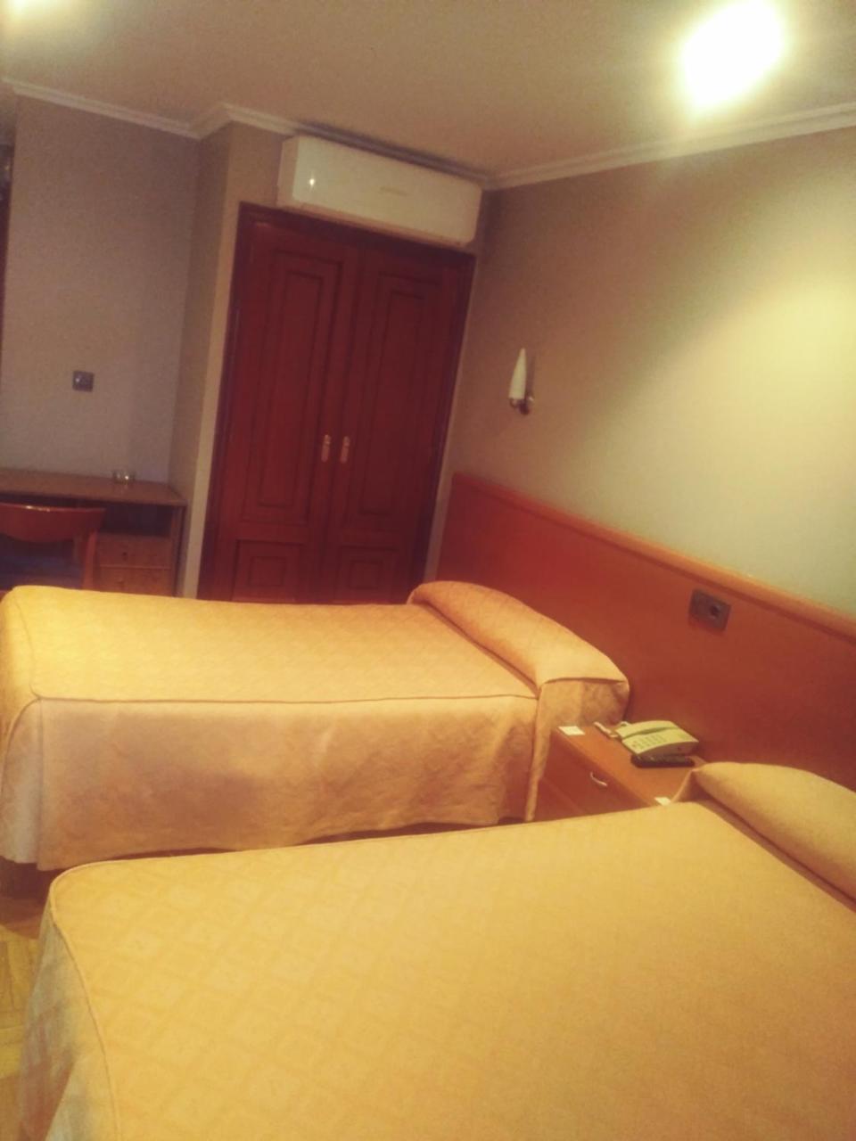 Hotel orly Xinzo de Limia Buitenkant foto