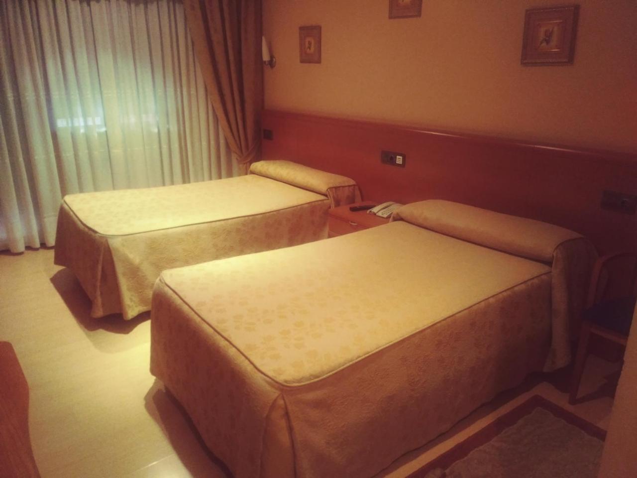 Hotel orly Xinzo de Limia Buitenkant foto
