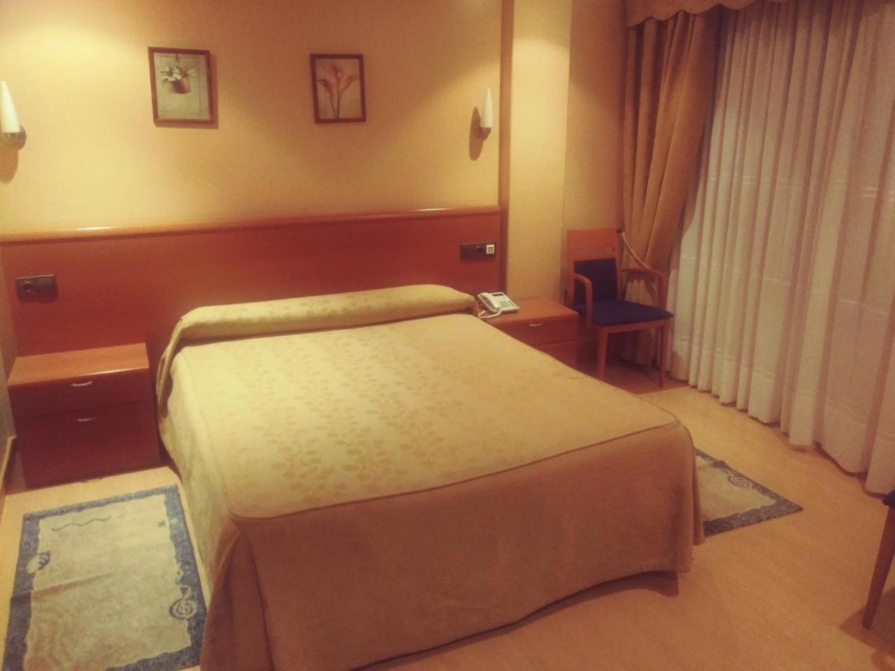Hotel orly Xinzo de Limia Buitenkant foto