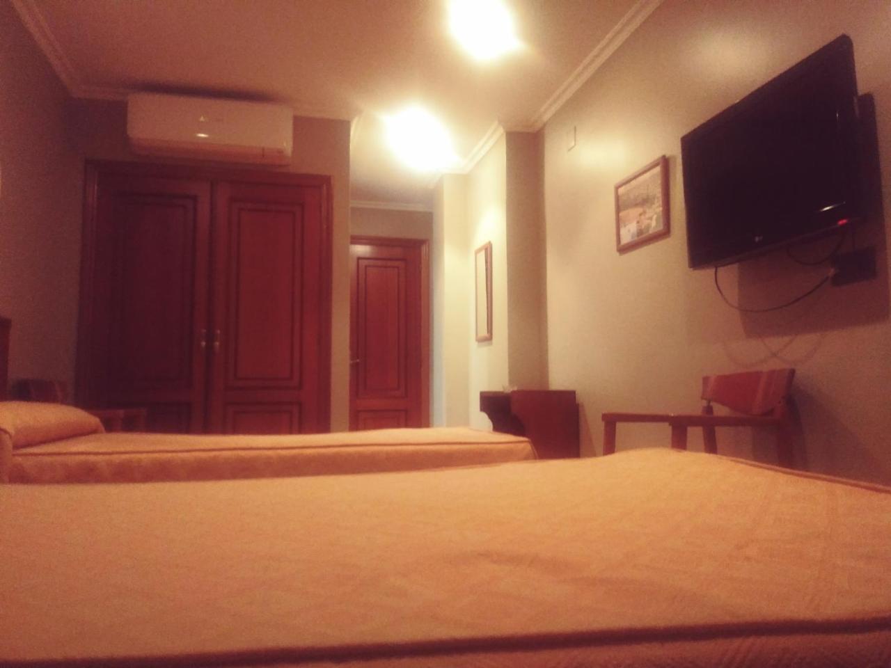 Hotel orly Xinzo de Limia Buitenkant foto